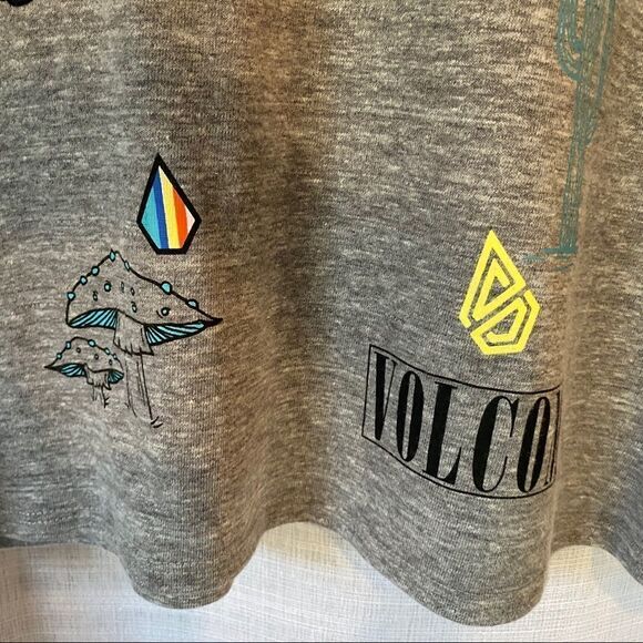 Volcom Graphic Long Sleeve Baseball Tee  T-Shirt Top Patches Small - Picture 6 of 7